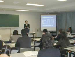 国語部会(中・高)の様子1