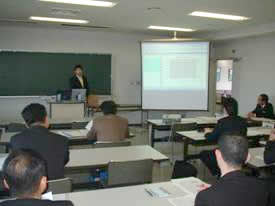 理科部会(中・高)の様子1