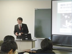 国語部会（中・高）の様子1
