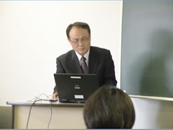 国語部会（中・高）の様子2