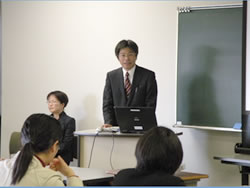 国語部会（中・高）の様子3