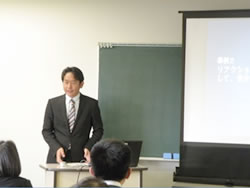 国語部会（中・高）の様子4