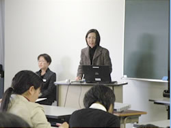 国語部会（中・高）の様子5