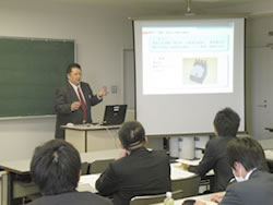 理科部会（中・高）の様子2