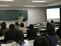 英語（中・高）部会の様子１