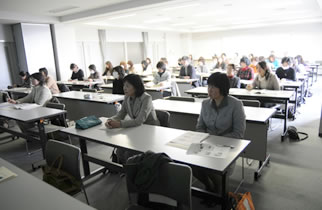 幼・保・小連携部会の様子4