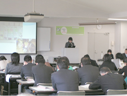 児童・生徒指導部会の様子2　小規模校のよさを生かした教育相談の充実