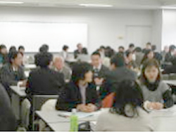 生涯学習部会の様子5 グループ協議２