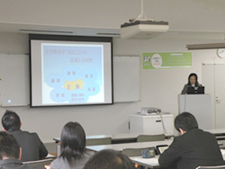 国語部会（中・高）の様子1