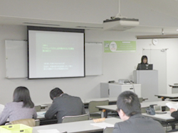 国語部会（中・高）の様子3