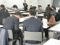 国語部会（中・高）の様子4