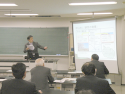 理科部会（中・高）の様子１