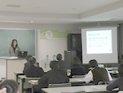 英語部会（中・高）の様子２