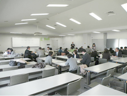 小学校学習指導部会の様子4