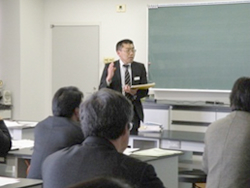 理科部会（中・高）の様子３