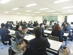 英語部会（中・高）の様子１