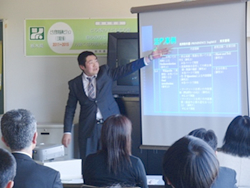 英語部会（中・高）の様子３