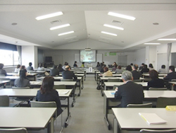 幼・保・小連携部会の様子1