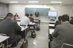 数学部会（中・高）の様子2