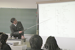 理科部会（中・高）の様子4