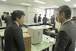 理科部会（中・高）の様子8