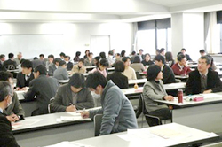 校内研修部会の様子3