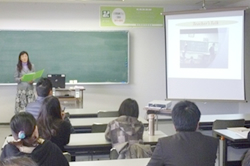 小学校外国語活動部会の様子2