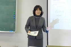 小学校外国語活動部会の様子5