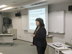 小学校外国語活動部会の様子3