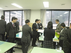 理科部会（中・高）の様子4