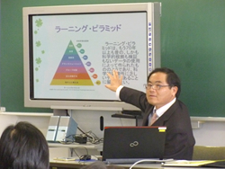 校内研修部会の様子２