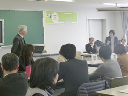 校内研修部会の様子３