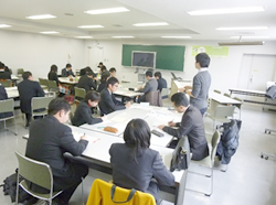 数学部会（中・高）の様子3