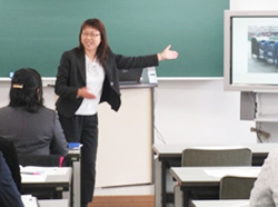 小学校外国語活動部会の様子2