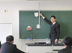 理科部会（中・高）の様子2