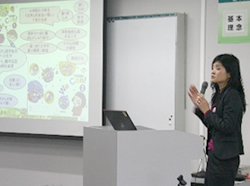 小学校外国語活動部会の様子4