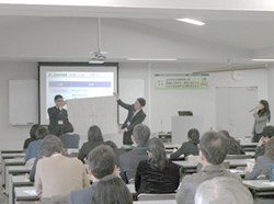 英語部会（中・高）の様子2