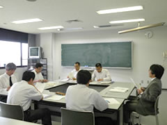 研究協議の様子