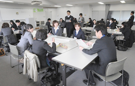 研究協議の様子