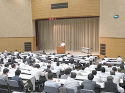 講話「学校における人権教育の推進と教頭の役割」